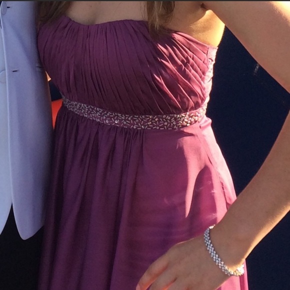 A short prom dress - Picture 2 of 3